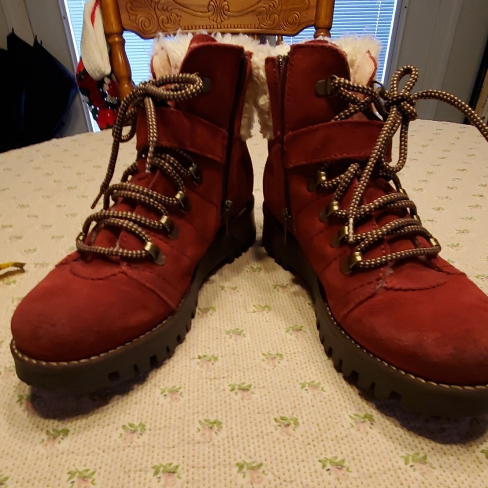 Bos & Co red suede boots